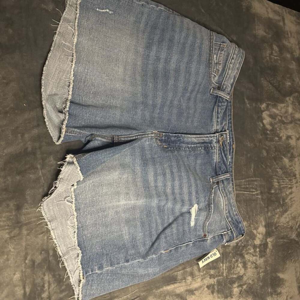 Old Navy Frayed Hem Cutoff Jean Shorts, Light Wash, Size 14